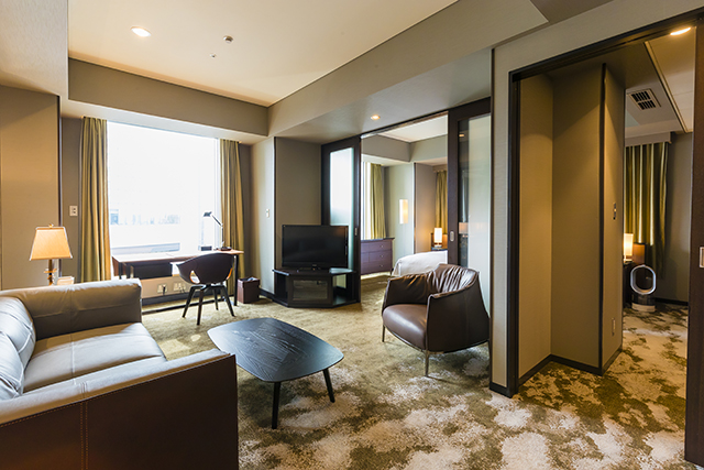 ジュニアスイート「ポルトローナ・フラウルーム」室内イメージ