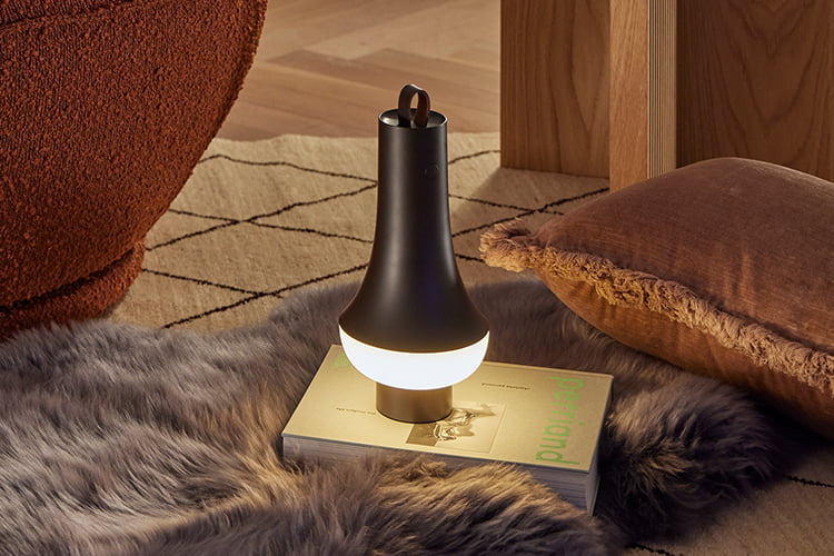 ポータブルスタンド「TOMOSHI」