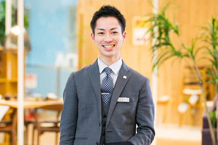 知識豊富なスタッフがご要望に合わせて家具選びをサポート