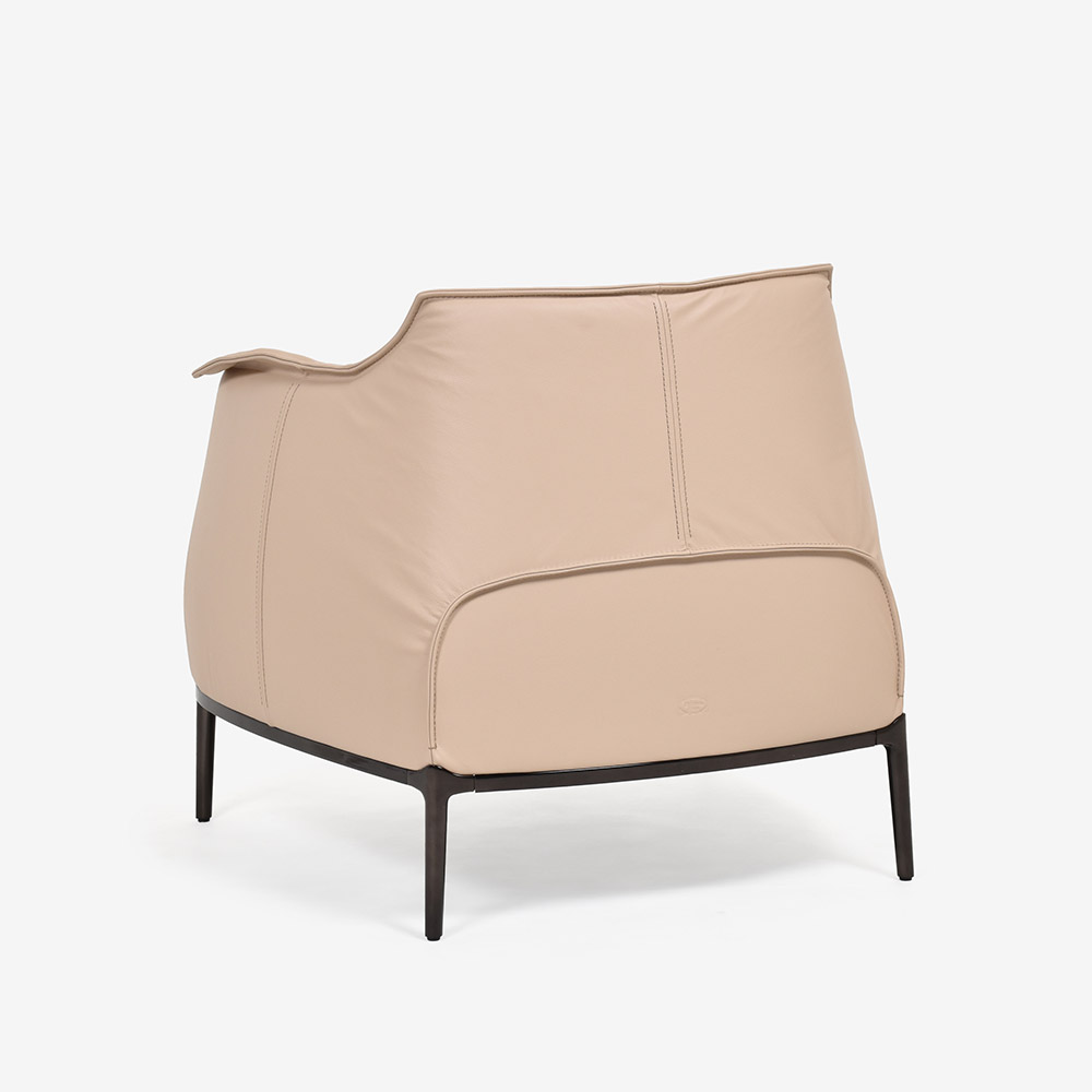 PoltronaFrau(ポルトローナ・フラウ)アームチェア「アーチボルド」革ベージュ色 #SC42Maquillage
