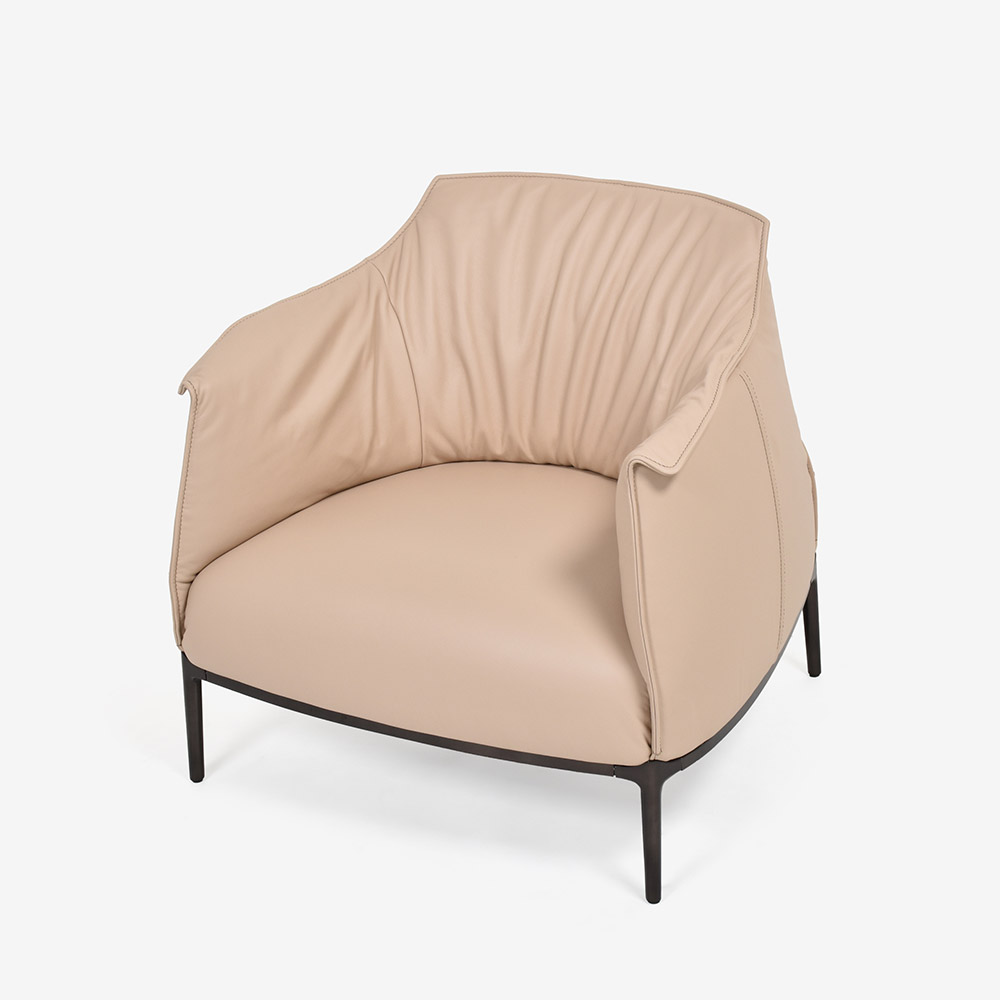 PoltronaFrau(ポルトローナ・フラウ)アームチェア「アーチボルド」革ベージュ色 #SC42Maquillage