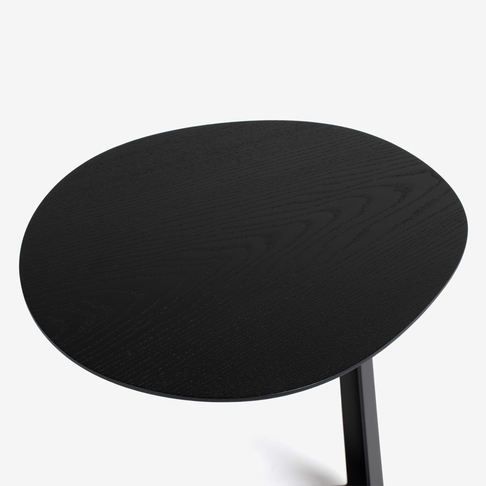 de Sede（デセデ）サイドテーブル「DS-196」ブラック色
