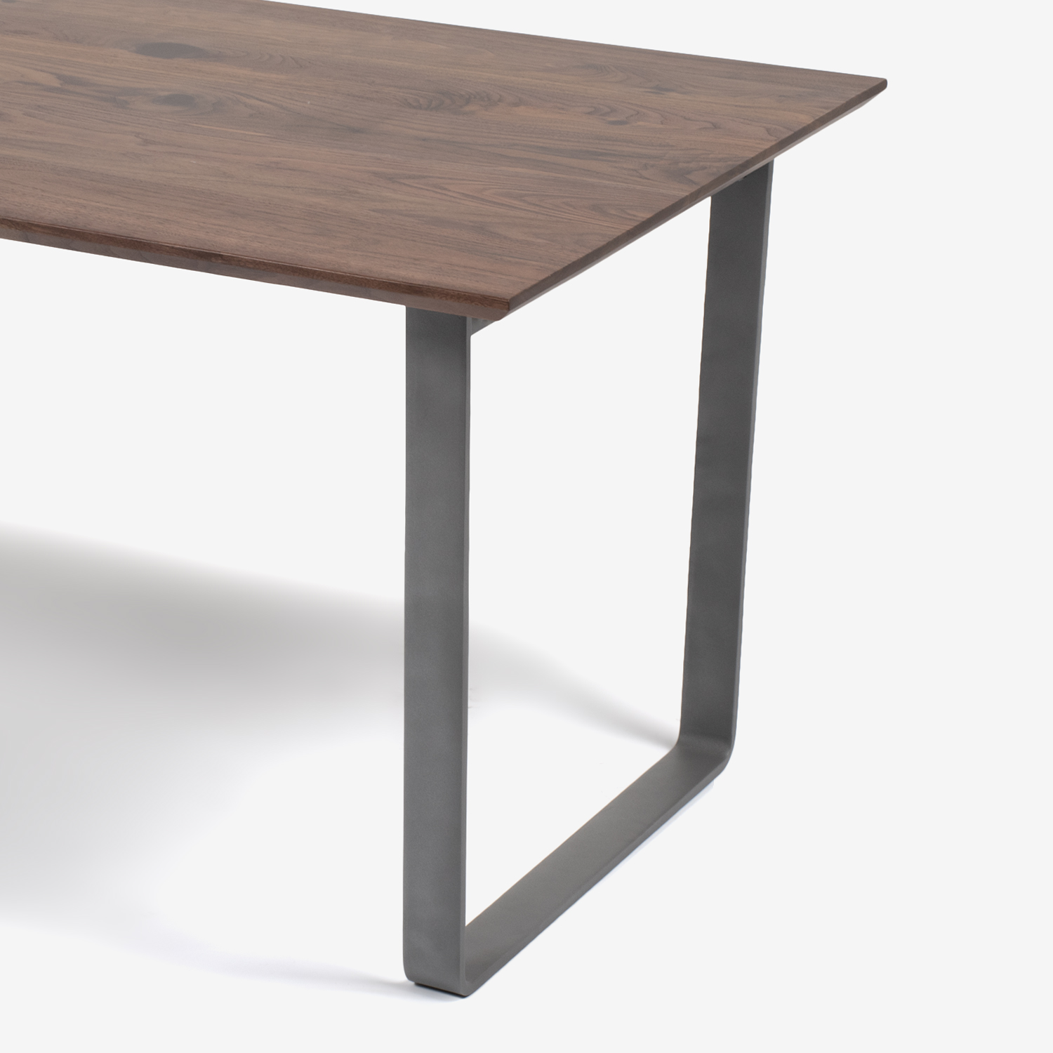 ダイニングテーブル「フィル3」ウォールナット材 金属脚シルバー 天板2タイプ（角型・角丸型）全4サイズ