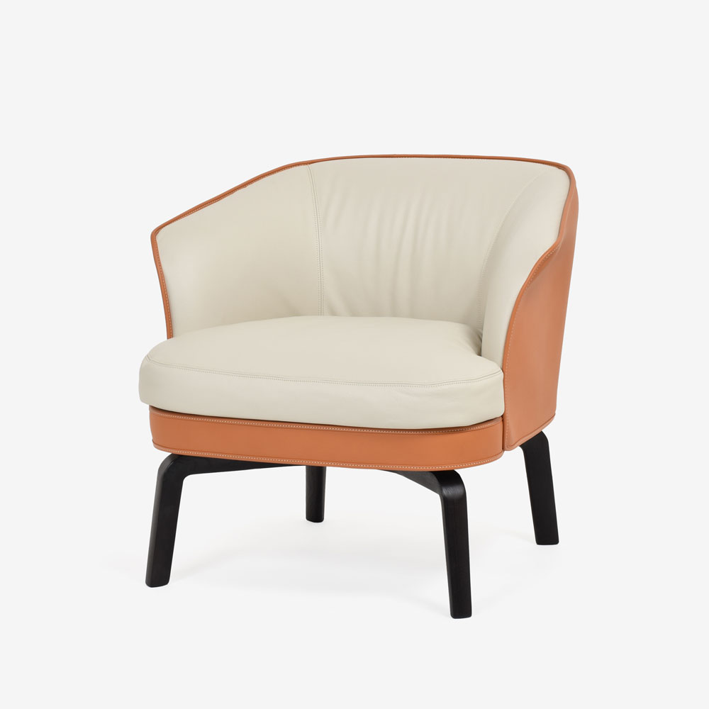 PoltronaFrau（ポルトローナ・フラウ）アームチェア「ニヴォラ」幅86cm 革スタッコ色/キャメル色【次回入荷未定】