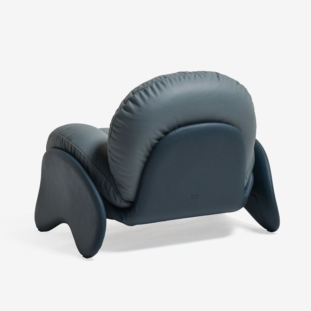 PoltronaFrau(ポルトローナ・フラウ)アームチェア「スクワッシュ」幅103cm 革スチールブルー色/ミネラルブルー色