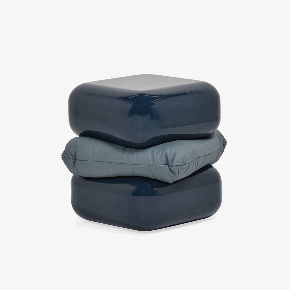 PoltronaFrau(ポルトローナ・フラウ)サイドテーブル「スクワッシュ」幅54cm 革スチールブルー色【次回入荷未定】