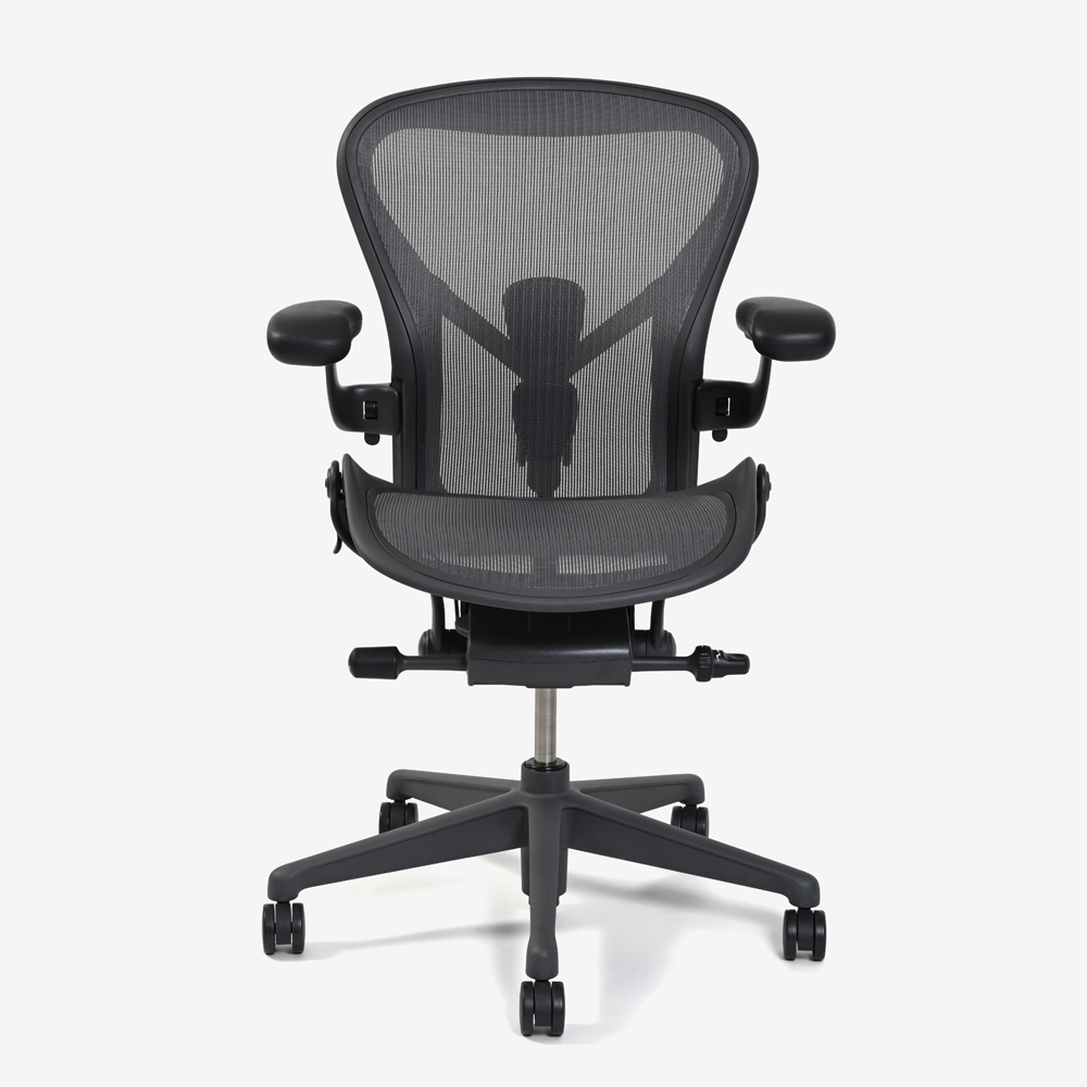Hermanmiller ハーマンミラー アーロンチェア リマスタード グラファイト 全2サイズ 大塚家具 Online Shop