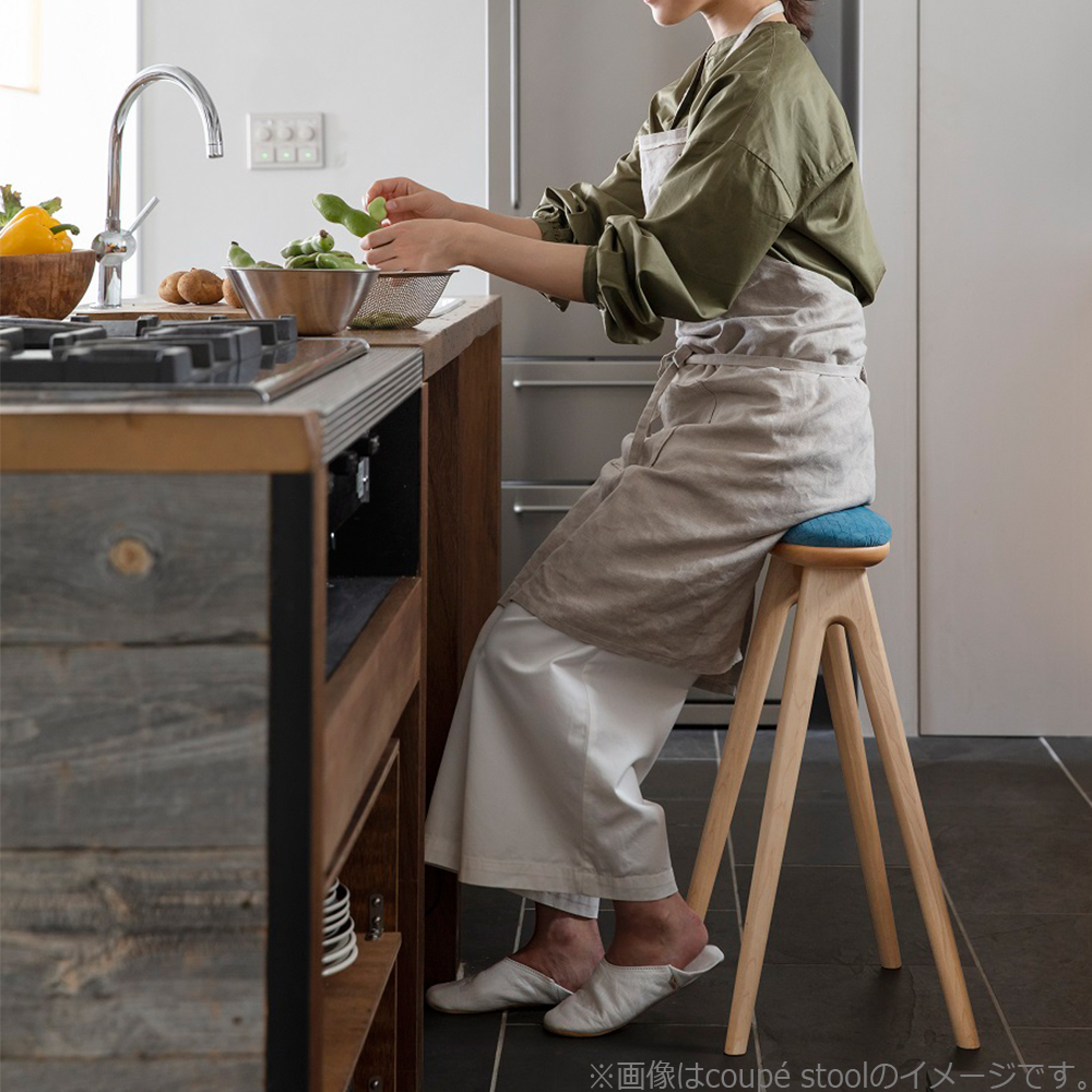 キッチンスツール「Friendly!! coupe kitchen stool SC338-1S58」MP-CL-AF765 ハードメープル材/布張り 座面高58cm【受注生産品】