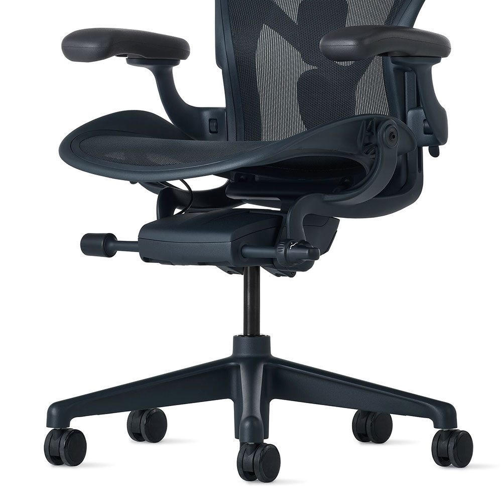 HermanMiller(ハーマンミラー)「アーロンチェア リマスタード」 ナイトフォール Bサイズ