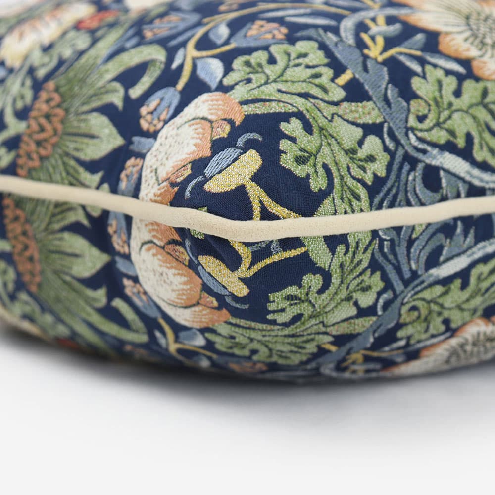 クッションカバー「いちご泥棒」ブルー 45cm角 Morris Design Studio(モリス)