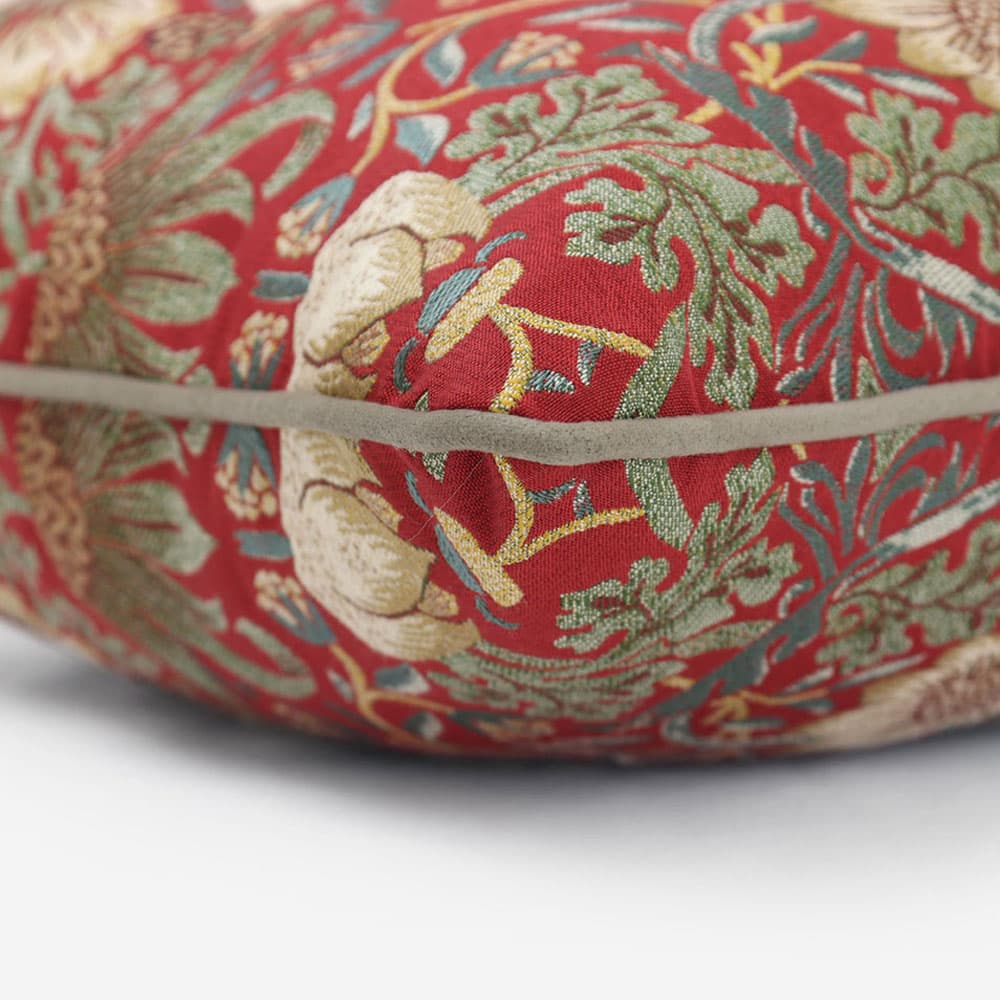 クッションカバー「いちご泥棒」レッド 45cm角 Morris Design Studio(モリス)