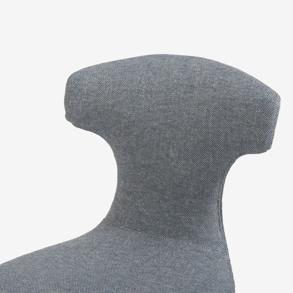 PoltronaFrau（ポルトローナ・フラウ）ダイニングチェア「モンテーラマス」布グレー色/スチール脚