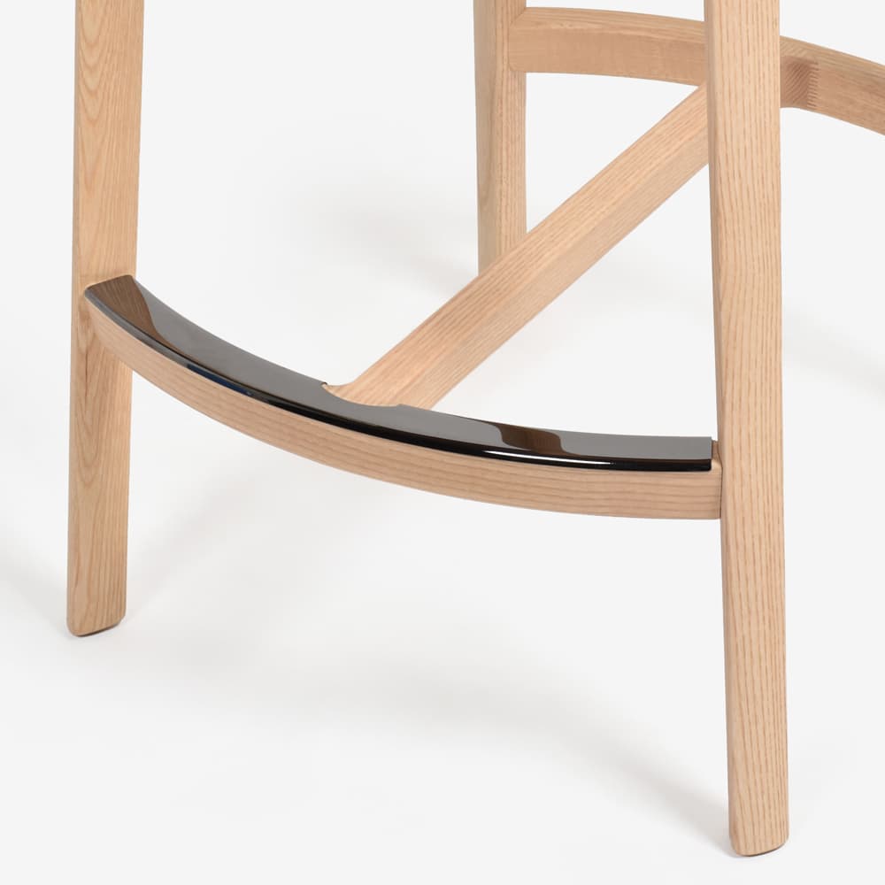 PoltronaFrau（ポルトローナ・フラウ）スツール「モンテーラ」革ガーネット色/ナチュラルアッシュ色