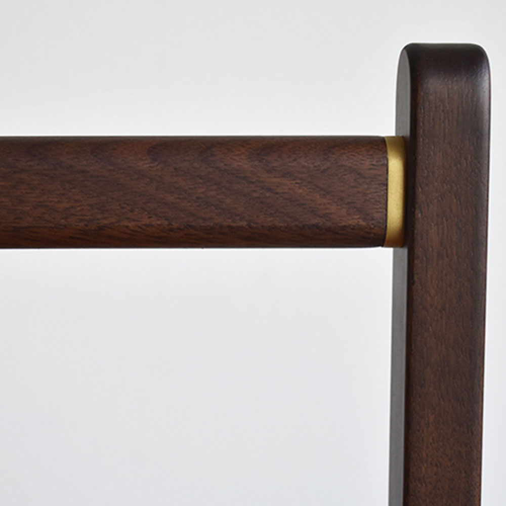 PoltronaFrau（ポルトローナ・フラウ）サイドテーブル「レン」革キャメル色 ウォールナット材