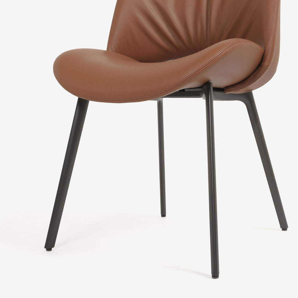 PoltronaFrau（ポルトローナ・フラウ）ダイニングチェア「ニース」革トンカ色  #SC48 Tonka