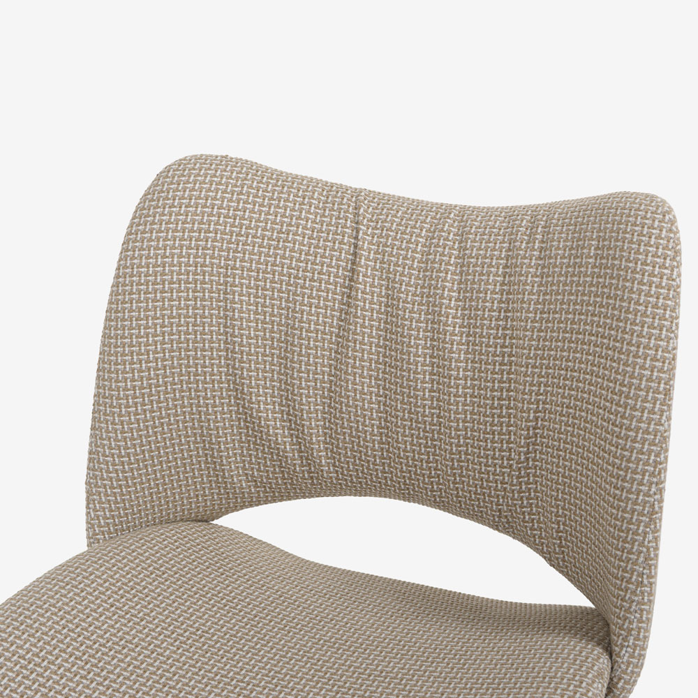 PoltronaFrau（ポルトローナ・フラウ）ダイニングチェア「ニース」布ブロンドウッド色 #C Blonde woods