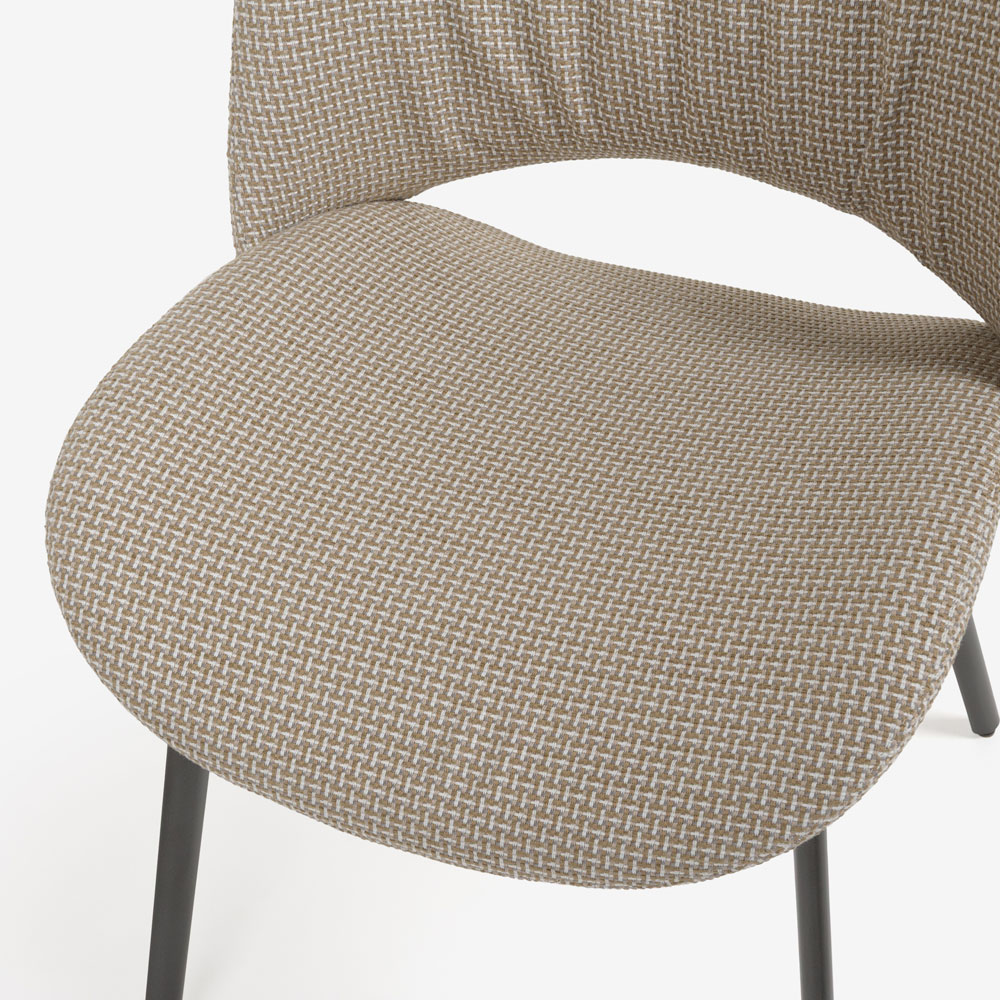 PoltronaFrau（ポルトローナ・フラウ）ダイニングチェア「ニース」布ブロンドウッド色 #C Blonde woods