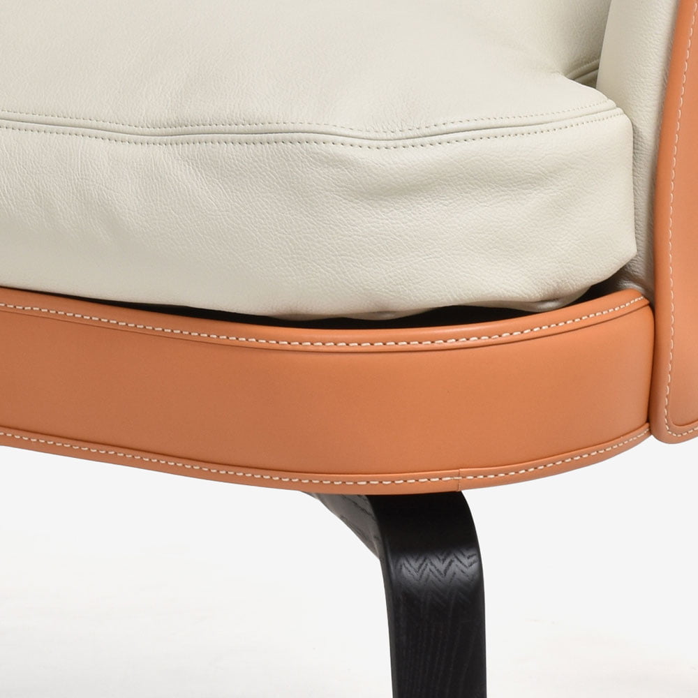 PoltronaFrau（ポルトローナ・フラウ）ソファ「ニヴォラ」幅169cm 革スタッコ色/キャメル色