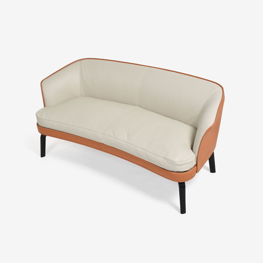 PoltronaFrau（ポルトローナ・フラウ）ソファ「ニヴォラ」幅169cm 革スタッコ色/キャメル色