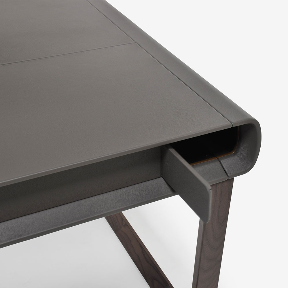 PoltronaFrau（ポルトローナ・フラウ）デスク「Peek-a-Book ピーカブック」幅183cm アッシュ材セピア色 革#CS28