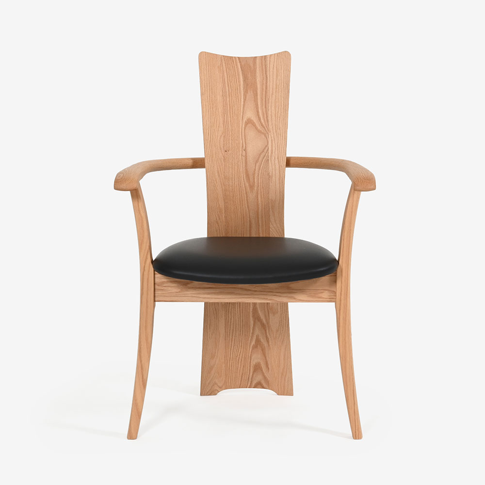 ダイニングチェア（肘付き）「フォルム2 OICA-201 WO」レッドオーク材WO色 合成皮革L-2450