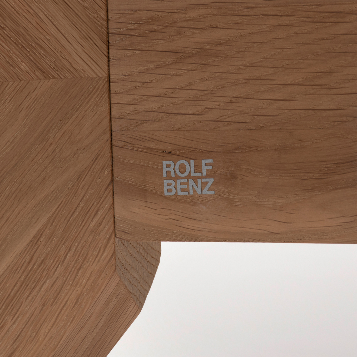 ROLF BENZ（ロルフベンツ）ダイニングテーブル (丸) 「965」オーク材 オイル