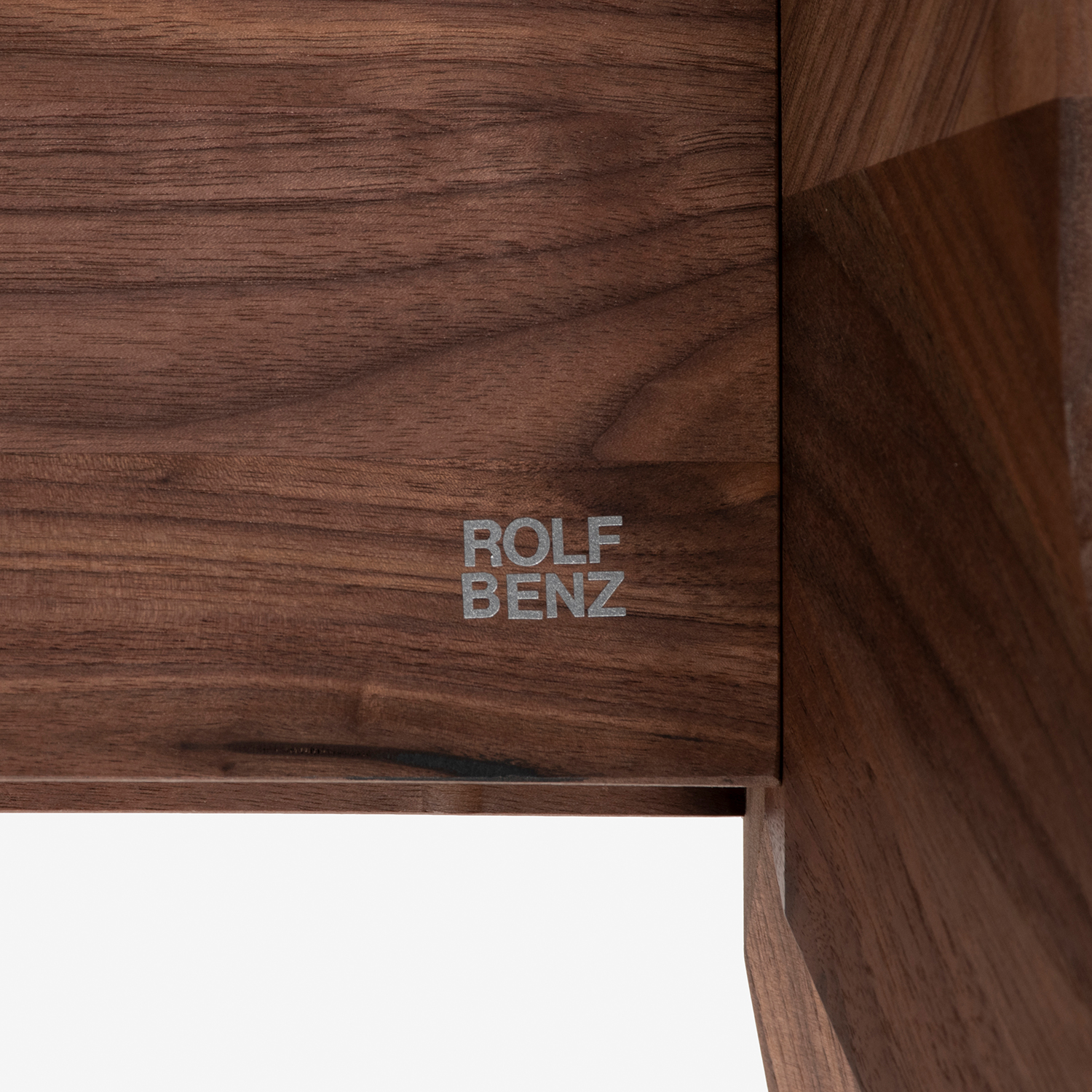 ROLF BENZ（ロルフベンツ）ダイニングテーブル (楕円) 「965」 アメリカンウォールナット材 オイル仕上げ