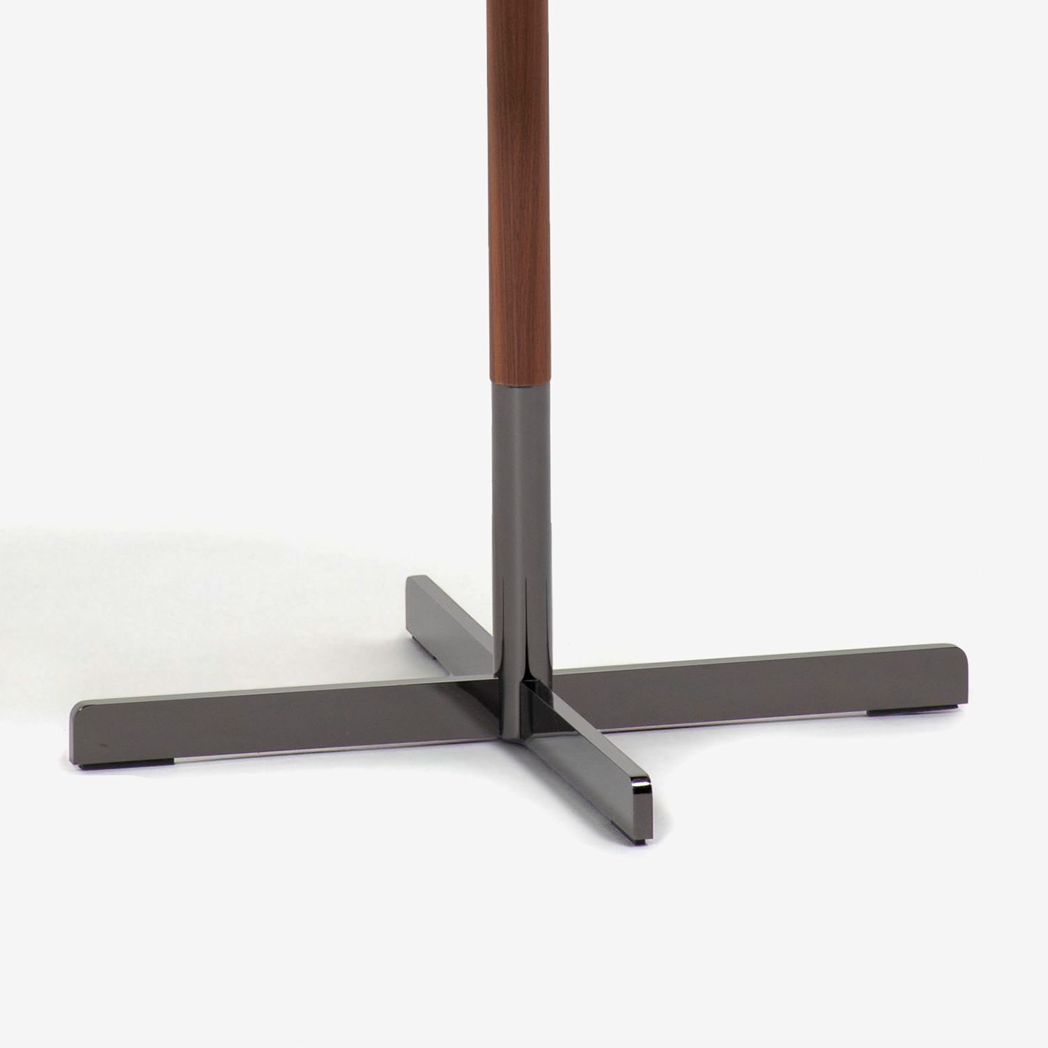 PoltronaFrau（ポルトローナ・フラウ）サイドテーブル 「ボブ」 ロータイプ 丸46cm ウォールナット材