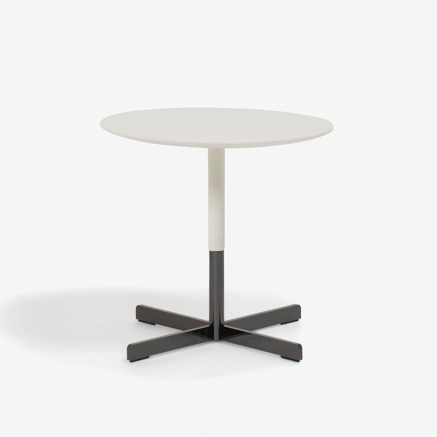 PoltronaFrau（ポルトローナ・フラウ）サイドテーブル 「ボブ」 ロータイプ 丸460 革ホワイト色