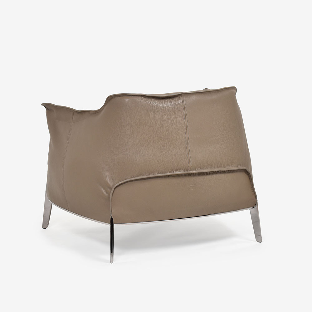 【展示極美品】PoltronaFrau ポルトローナ・フラウ アーチボルド PoltronaFrau（ポルトローナ・フラウ）ダイニングチェア（アーム付き