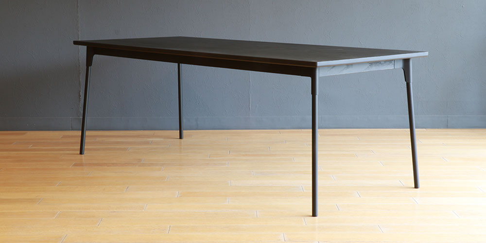 テーブル「デュアル」ホワイトアッシュ材ブラック色スチール脚ブラック