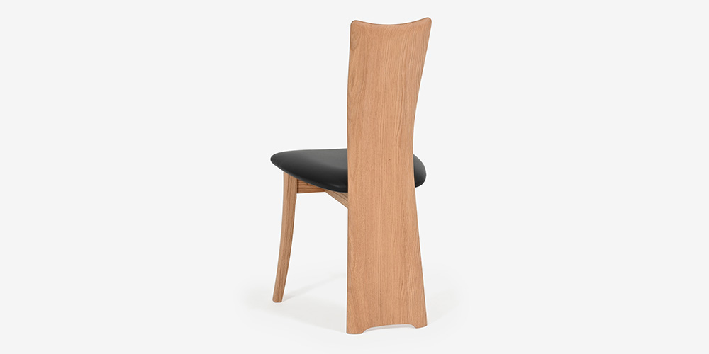ダイニングチェア「フォルム2」レッドオーク材の背面