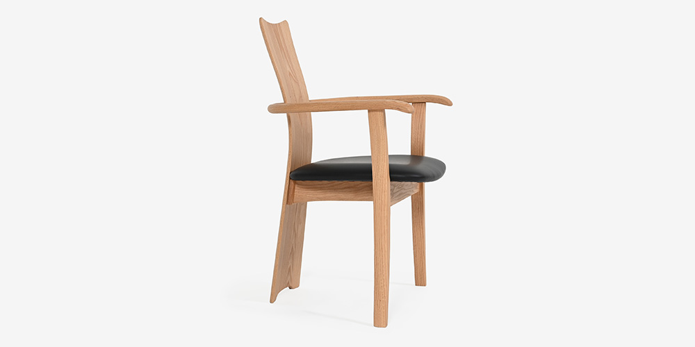 ダイニングチェア（肘付き）「フォルム2 OICA-201 WO」レッド