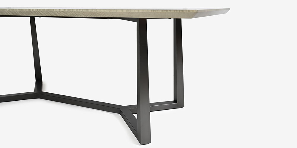 ダイニングテーブル「CORZA コルザ No.4」ステンレスブラックの脚部