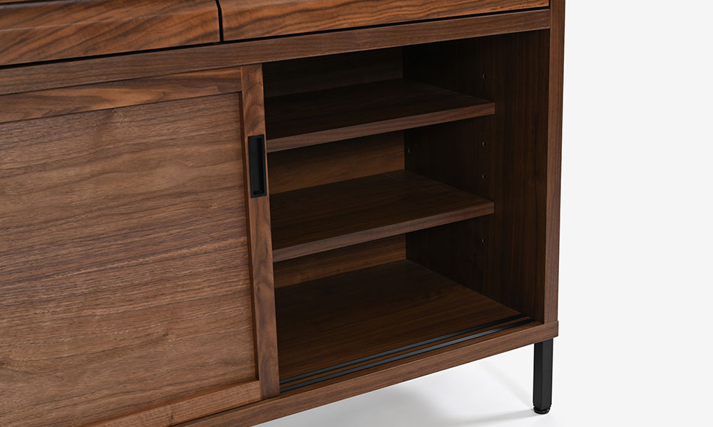 RE.引き戸収納と可動棚