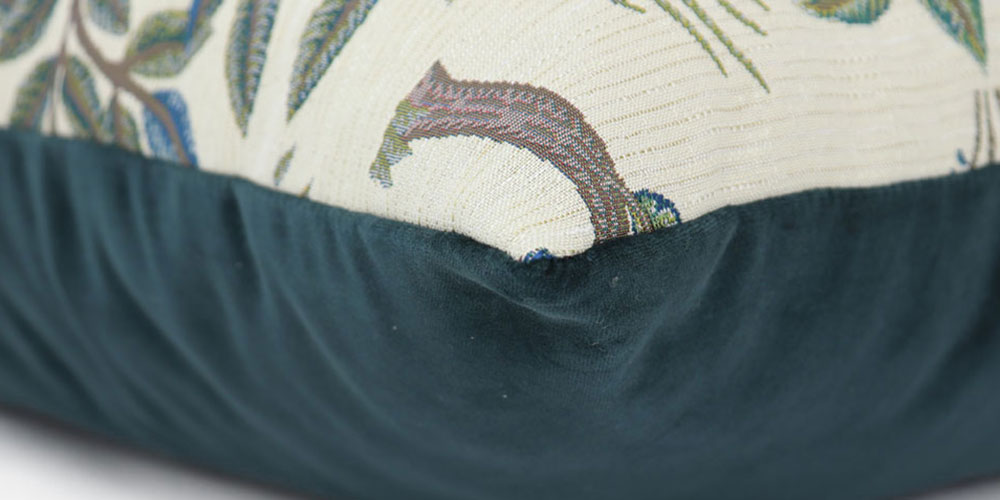 クッションカバー「ケルムスコットツリー」ベージュ