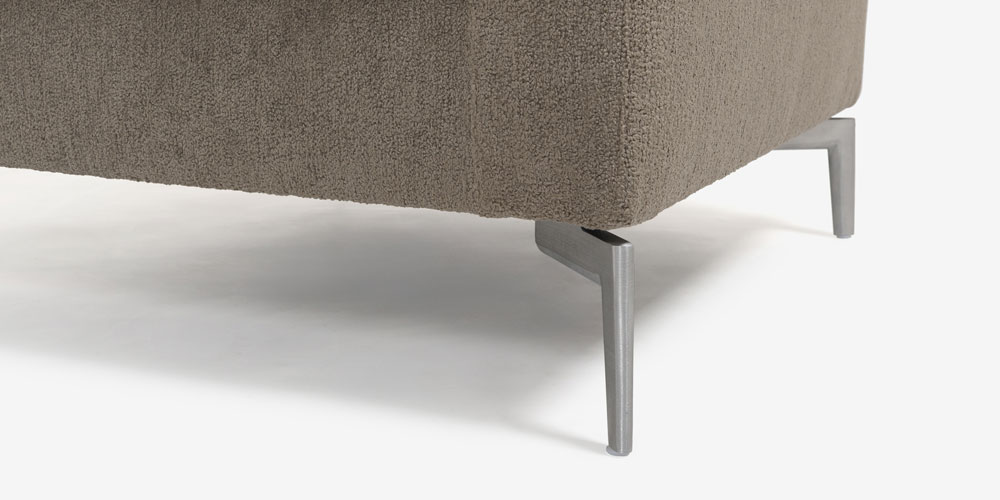 アームチェア「ベラビスタ」布グレージュ色 脚部