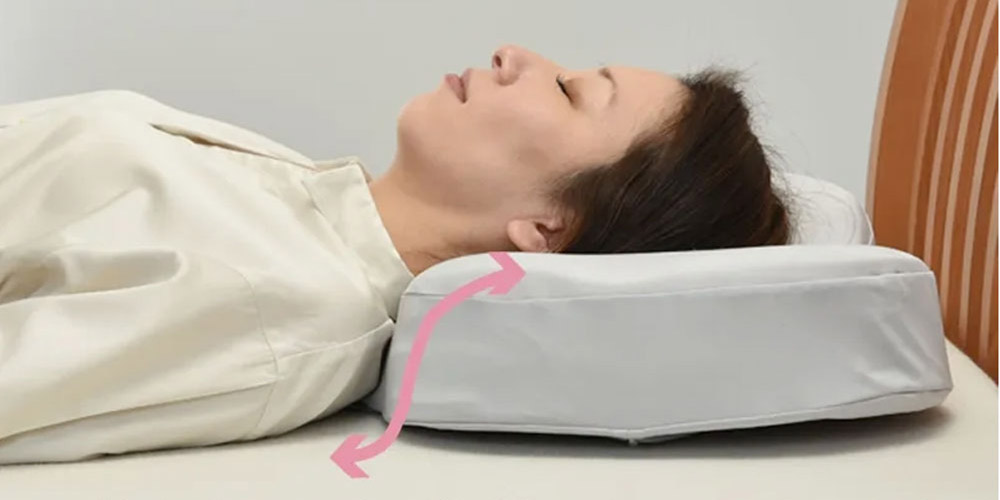 首から背中までフィットするリラクゼーションライン