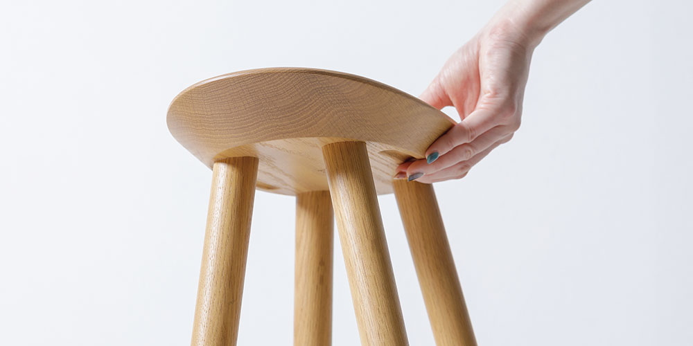 スツール「7550」の引き手くり加工イメージ