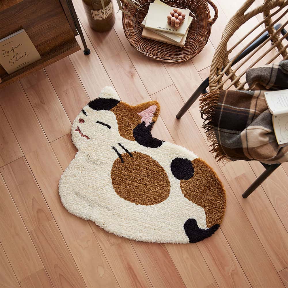 ラグ「コウバコスワリ」ミケのイメージ