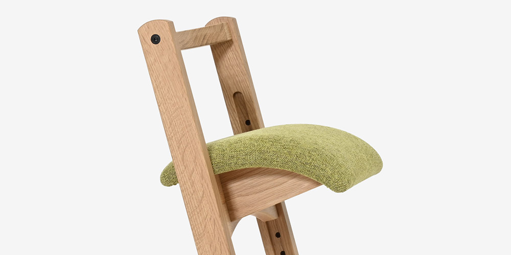 「パロットチェア」の丸みのある座面