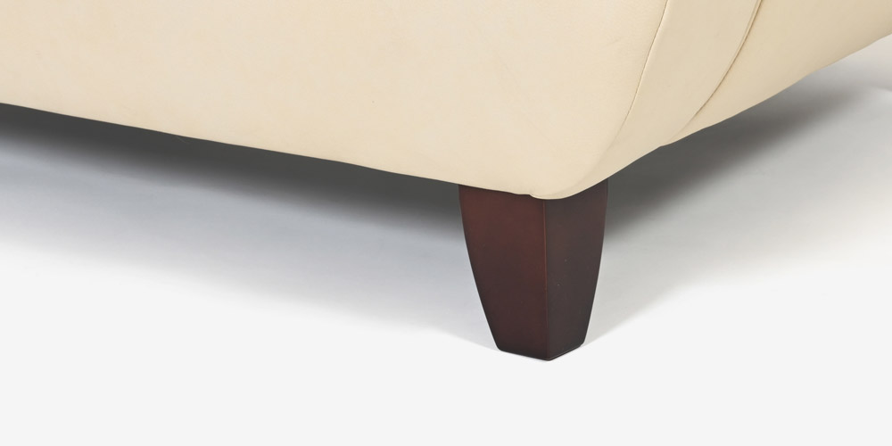 ソファ「ルーニー」布アイボリー色 #KR012　脚アップ画像