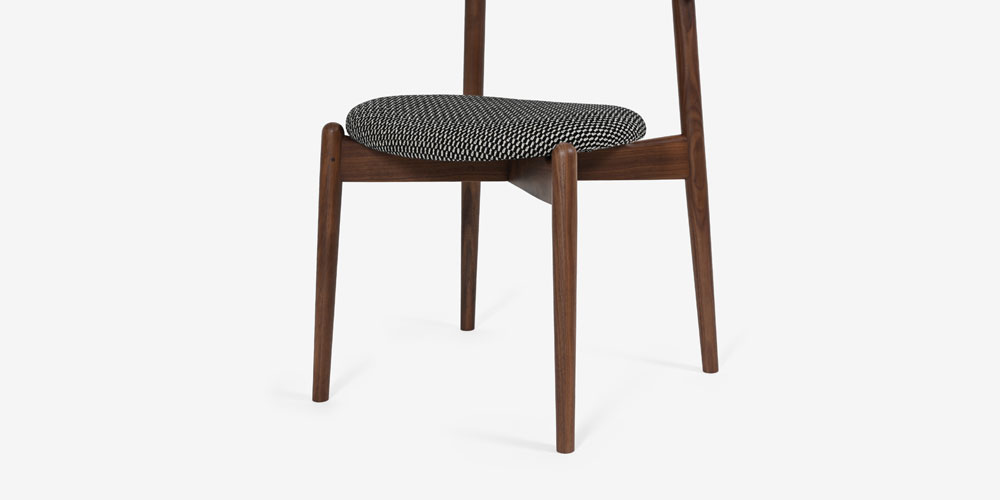 ダイニングチェア「YU ユー UC2B-WN」脚部イメージ