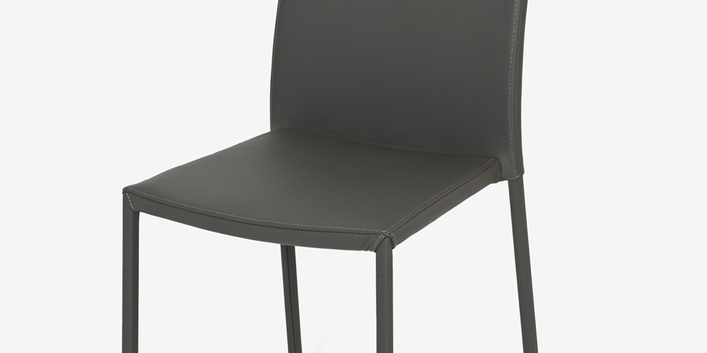 チャコールグレー色の本革レザー「ロゼスリム」