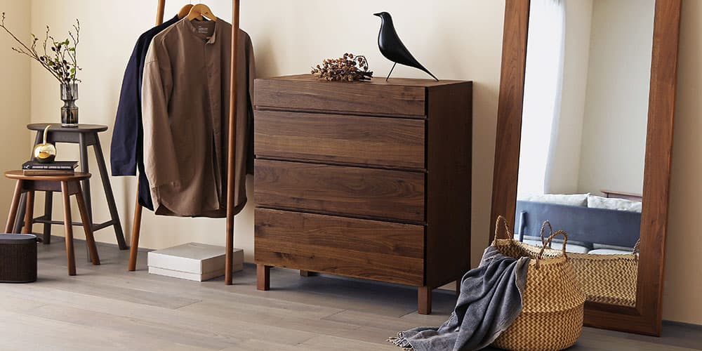リビングチェスト「レッチェ」幅80cm ウォールナット材のコーディネートイメージ