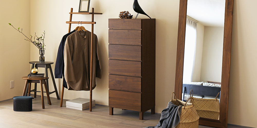 リビングハイチェスト「レッチェ」幅50cm ウォールナット材のコーディネートイメージ