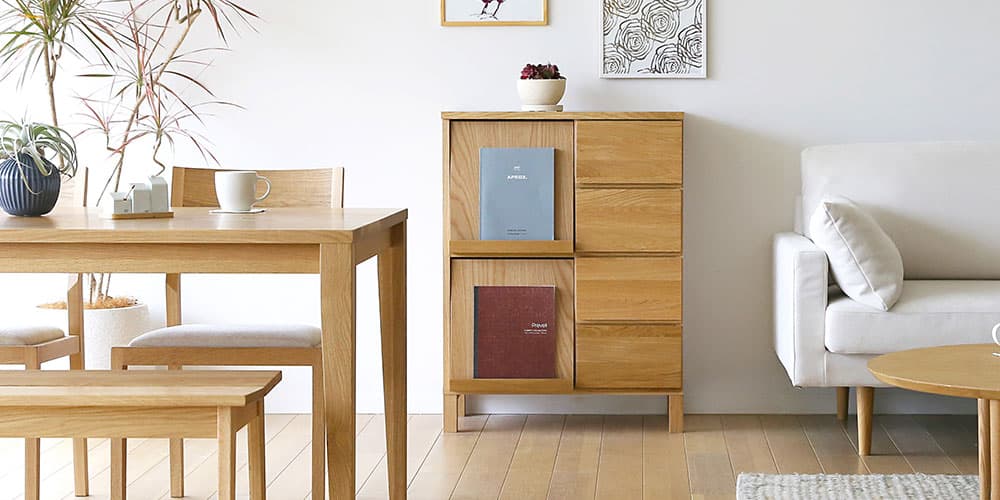 マガジンレコードラック「レッチェ」ホワイトオーク材のコーディネートイメージ