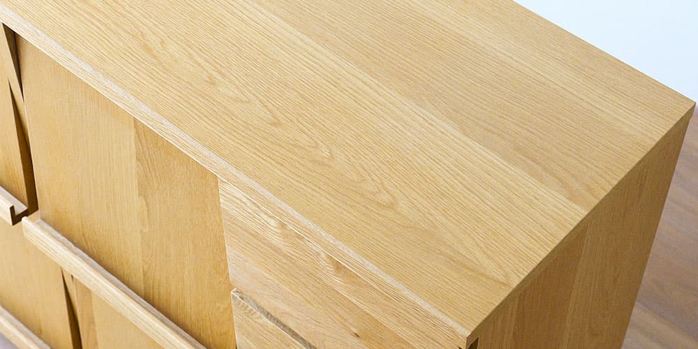 マガジンレコードラック「レッチェ」シリーズの木目アップ