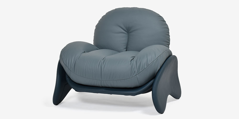 アームチェア「スクワッシュ」の斜め