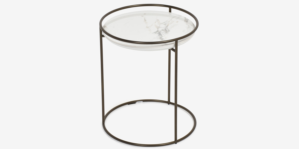 モダンで柔らかな印象を与えるデザインのサイドテーブル「アトーロ」